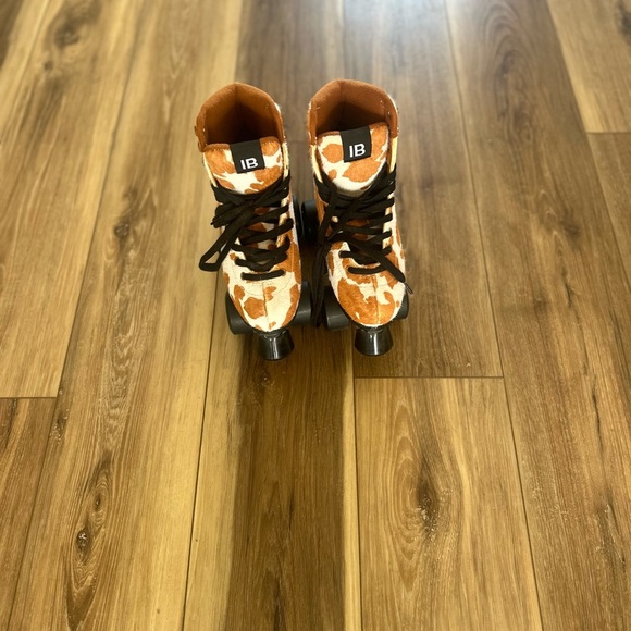 Intentionally blank whip it genuine calf hair roller skates size 36 women’s - Picture 2 of 11